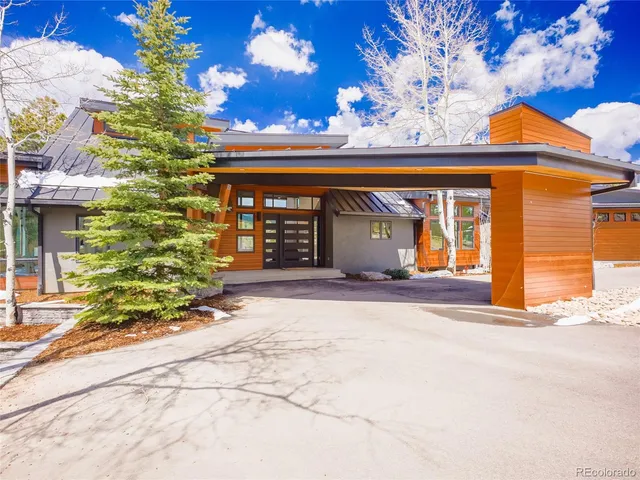 a view of a building entrance