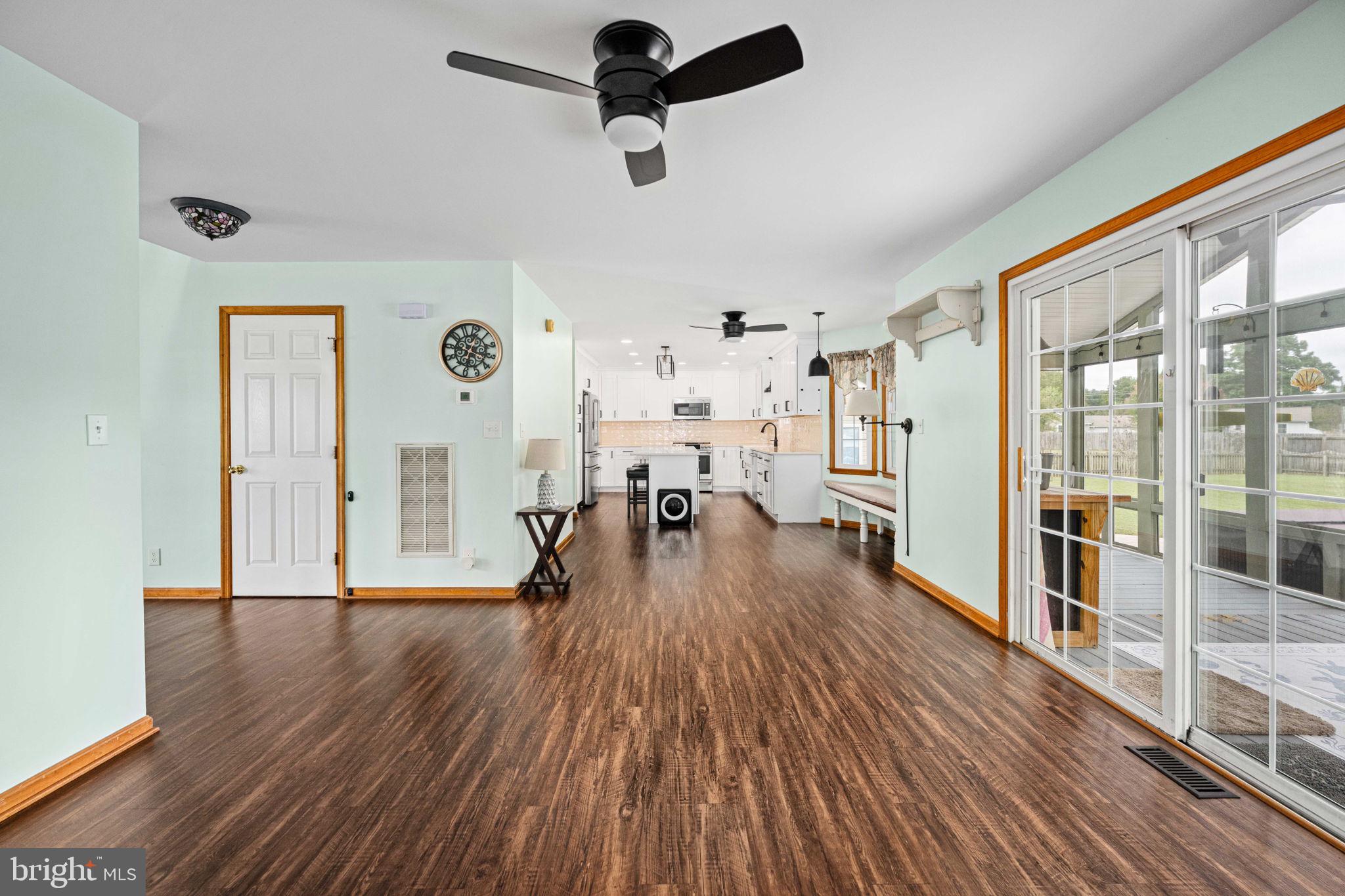 95 Potomac Lane Colonial Beach, VA 22443 - Photo 49 of 101 Family Room area