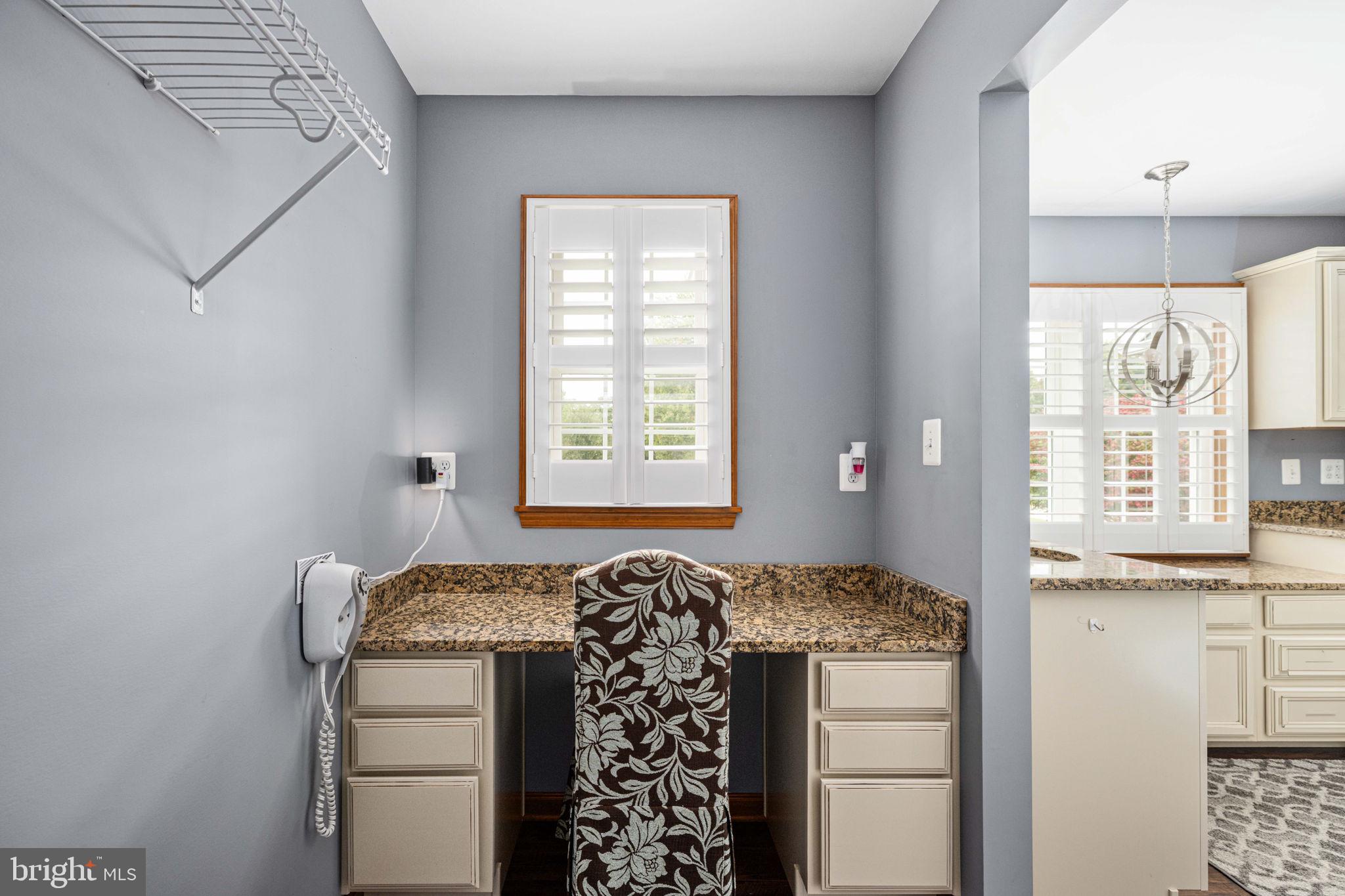 95 Potomac Lane Colonial Beach, VA 22443 - Photo 77 of 101 Closet and dressing area