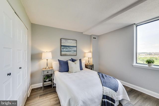 $570,000 | 501 Slaters Lane, Unit 1111, Alexandria, VA 22314