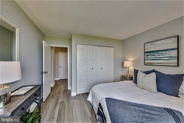 $570,000 | 501 Slaters Lane, Unit 1111, Alexandria, VA 22314