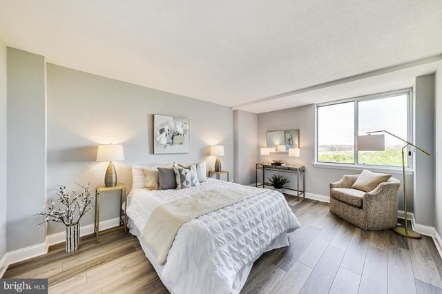 $570,000 | 501 Slaters Lane, Unit 1111, Alexandria, VA 22314