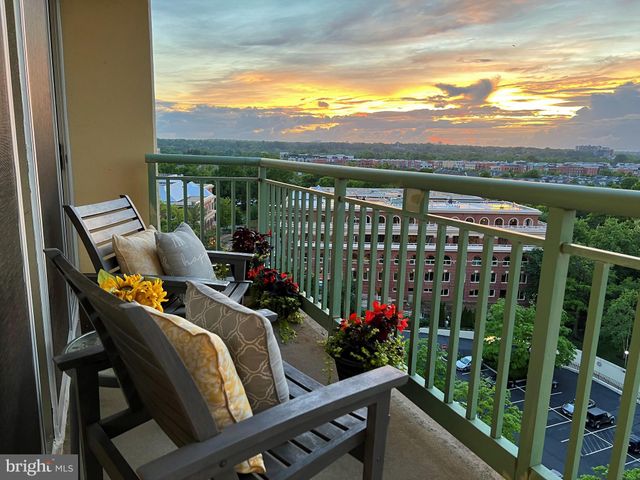 $570,000 | 501 Slaters Lane, Unit 1111, Alexandria, VA 22314