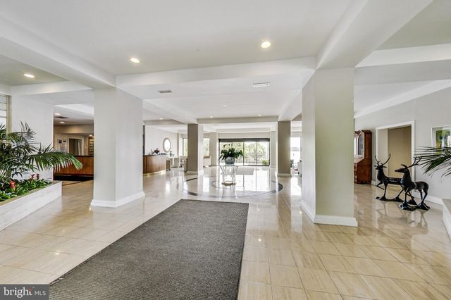 $570,000 | 501 Slaters Lane, Unit 1111, Alexandria, VA 22314