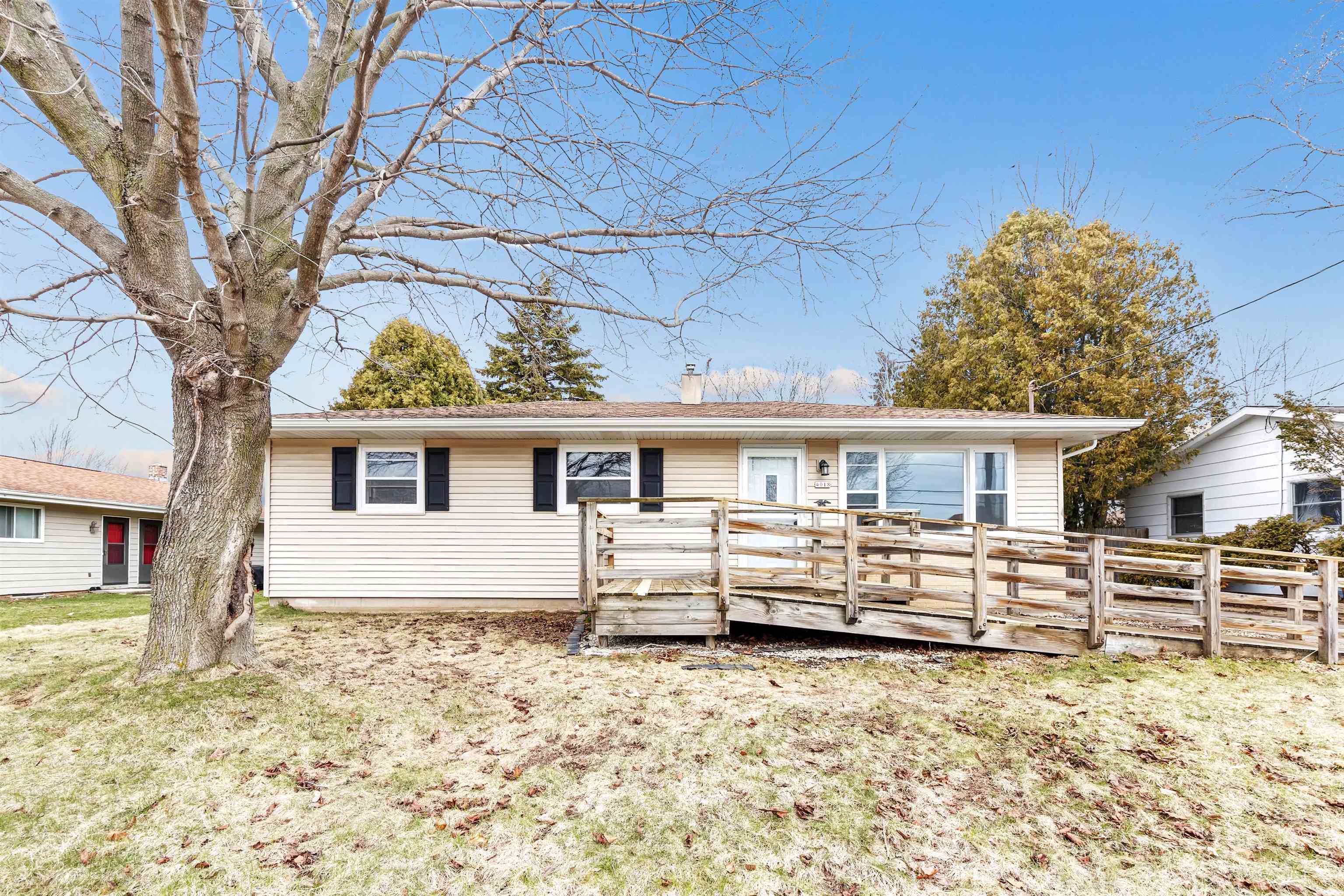 4018 Custer Street Manitowoc, WI 54220 - Photo 1 of 26