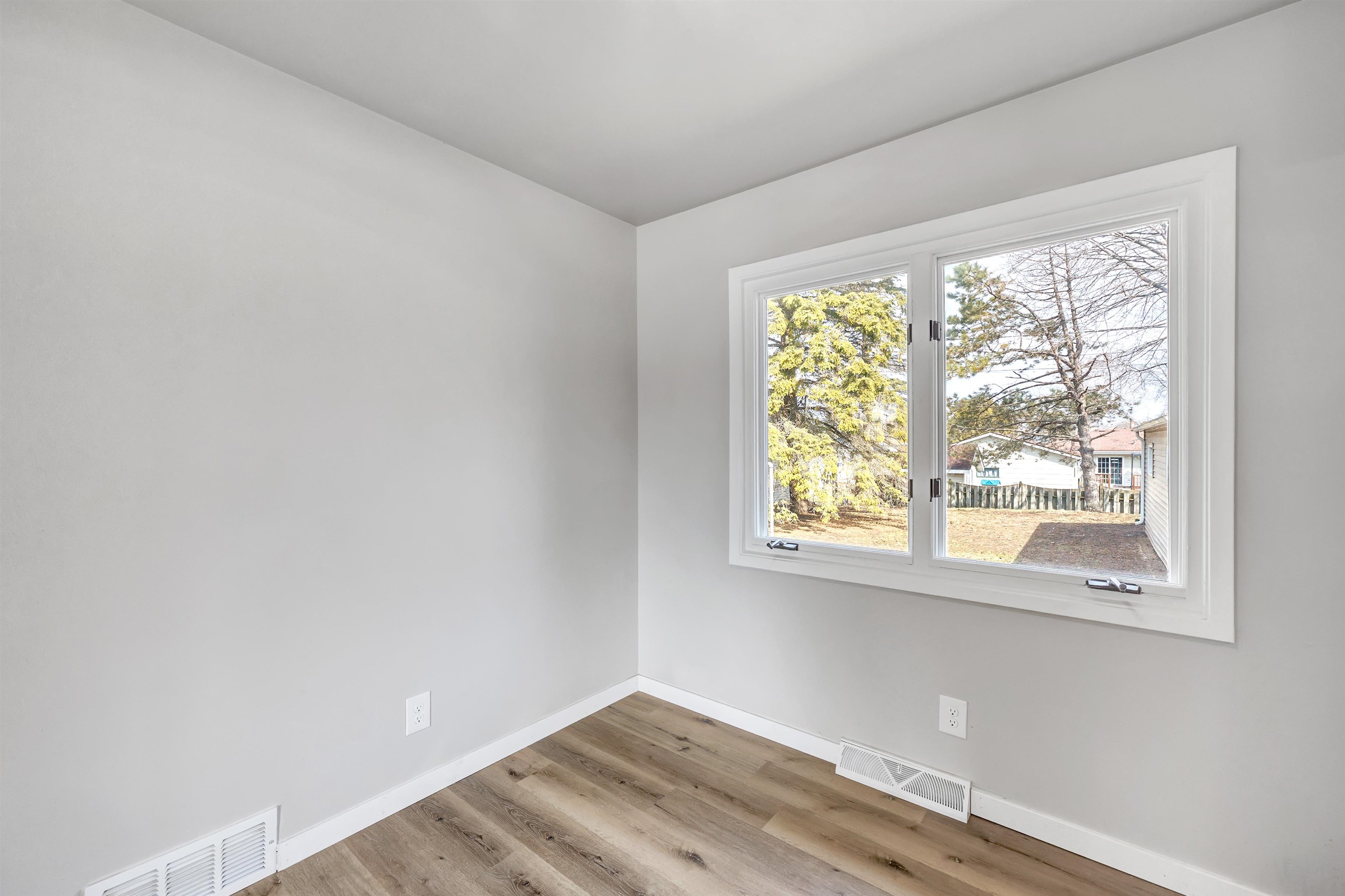 4018 Custer Street Manitowoc, WI 54220 - Photo 11 of 26