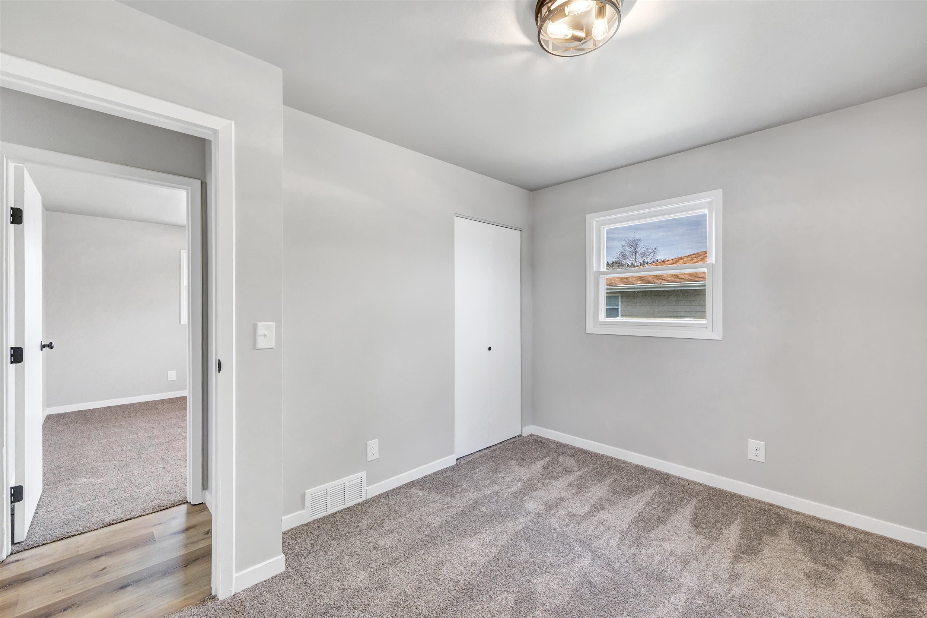 4018 Custer Street Manitowoc, WI 54220 - Photo 14 of 26