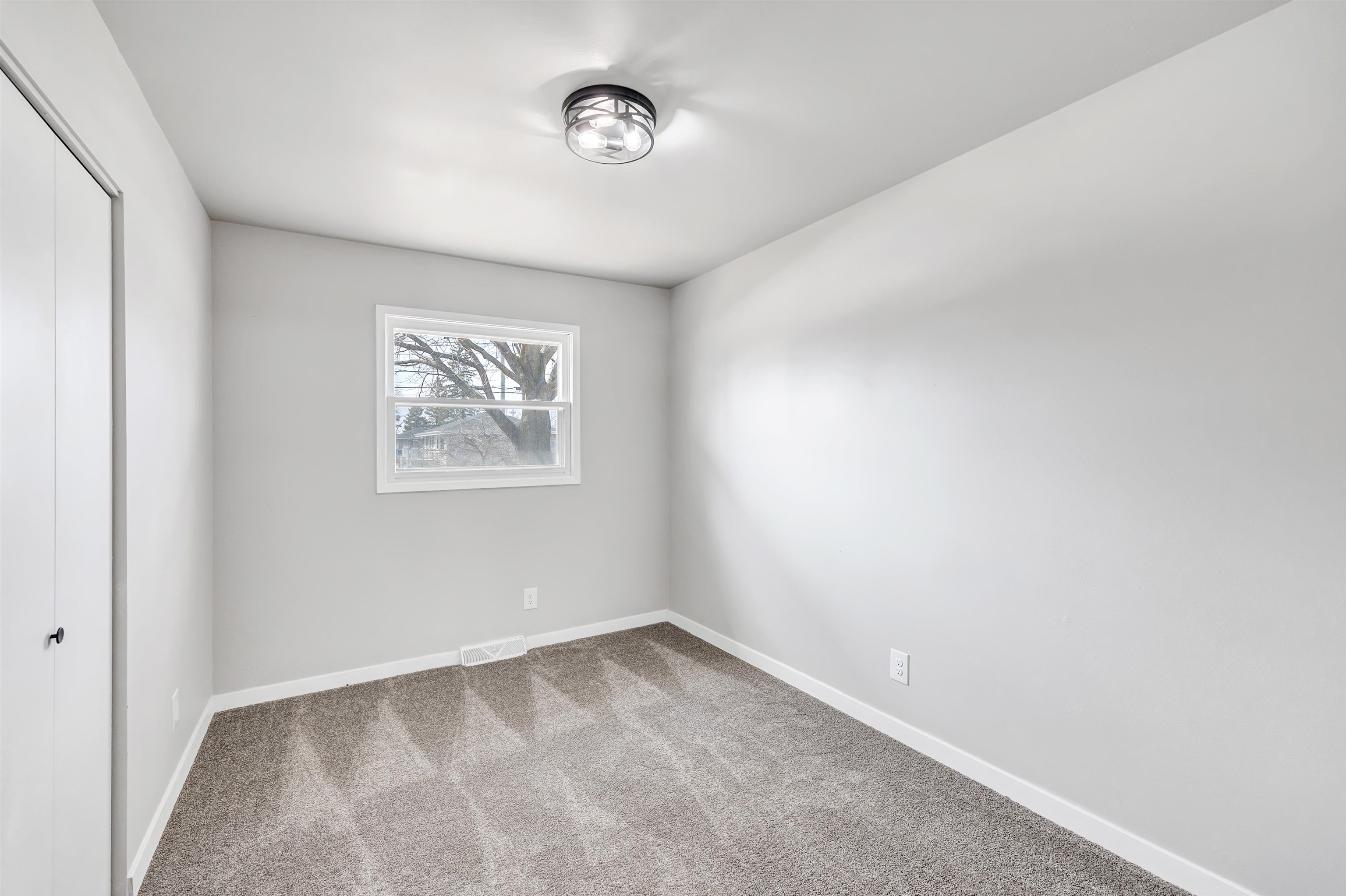 4018 Custer Street Manitowoc, WI 54220 - Photo 18 of 26