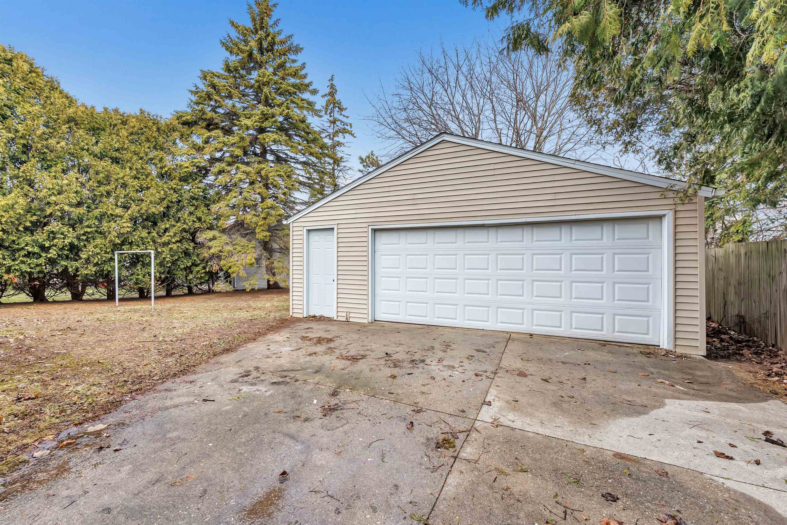 4018 Custer Street Manitowoc, WI 54220 - Photo 24 of 26