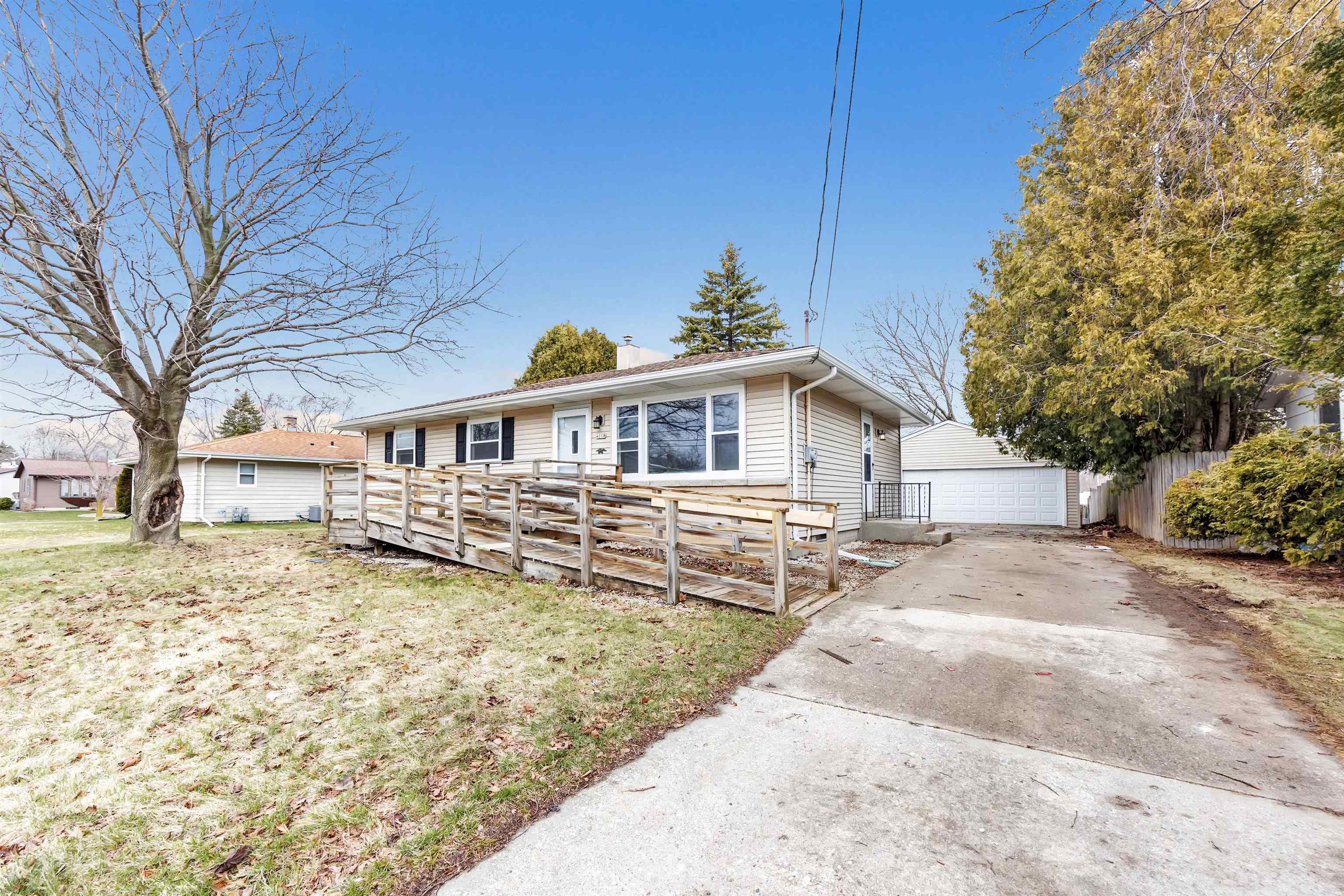 4018 Custer Street Manitowoc, WI 54220 - Photo 25 of 26