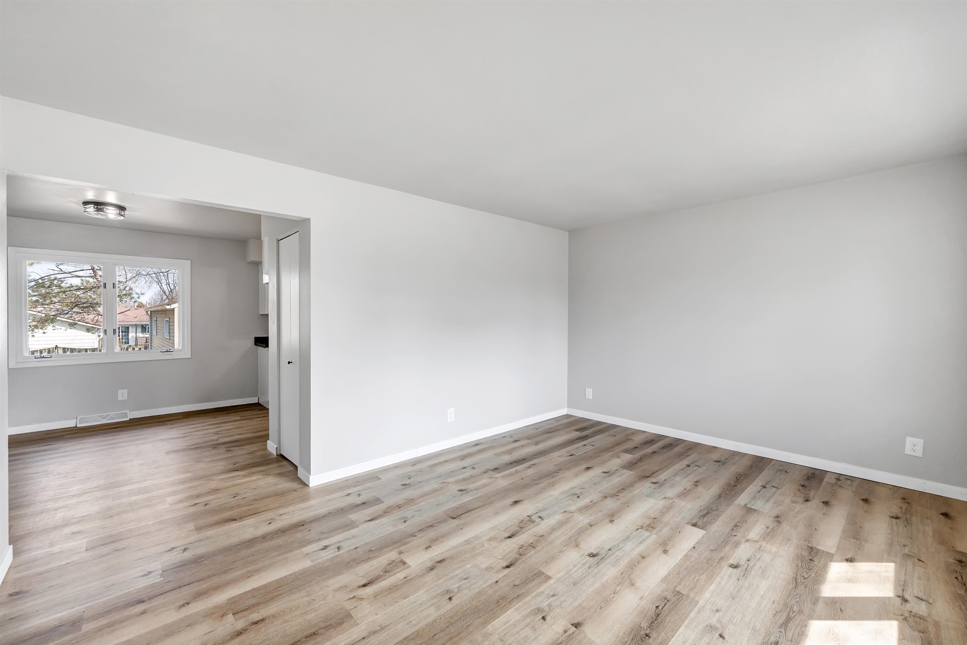 4018 Custer Street Manitowoc, WI 54220 - Photo 5 of 26