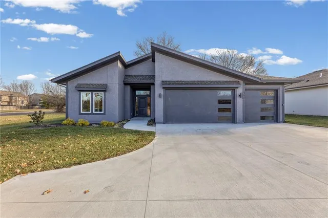 $489,000 | 15903 South Lindenwood Drive, Olathe, KS 66062