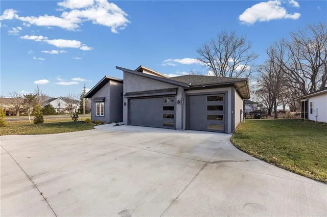 $489,000 | 15903 South Lindenwood Drive, Olathe, KS 66062