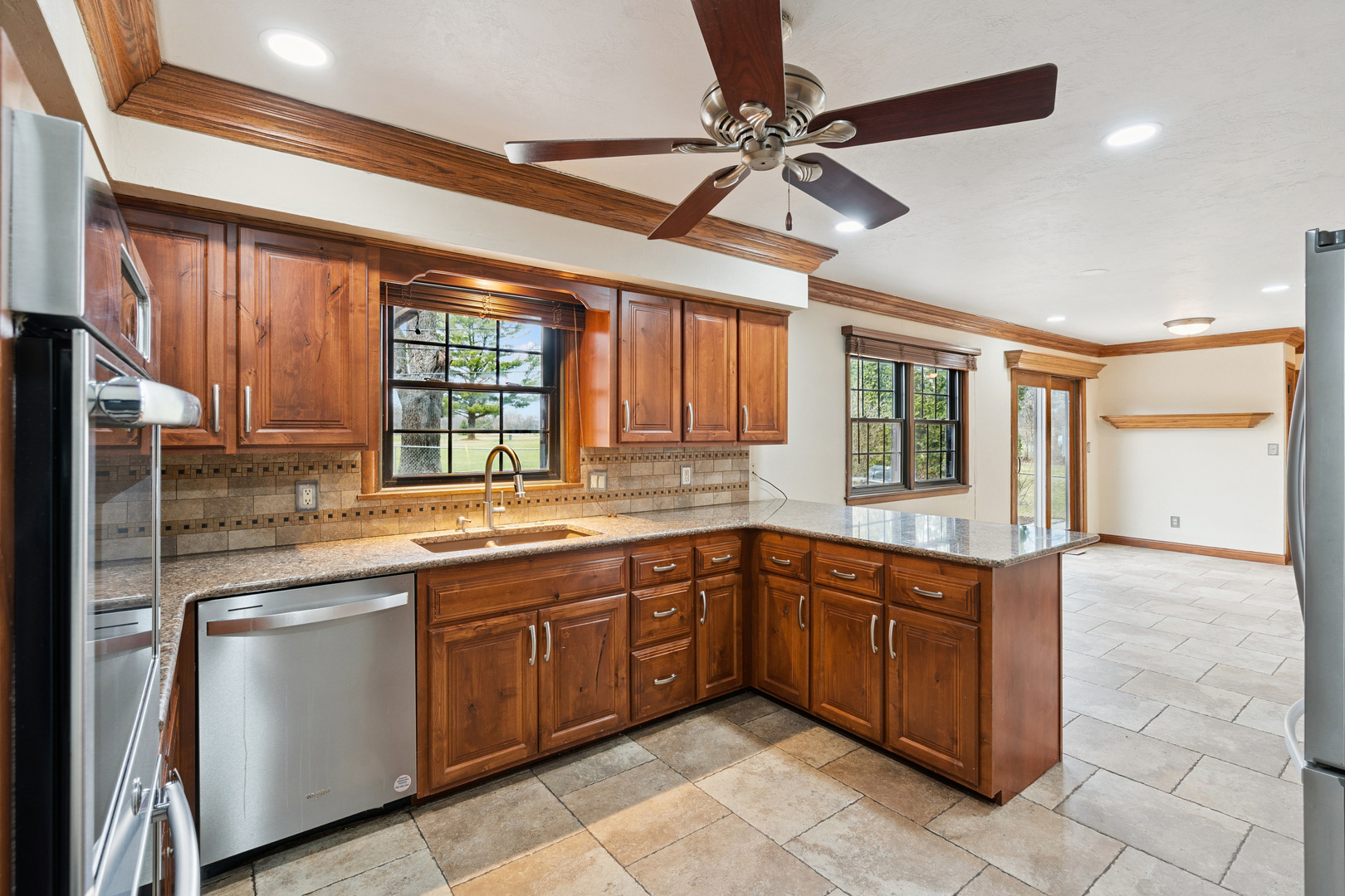 3720 44th Street Rock Island, IL 61201 - Photo 5 of 50