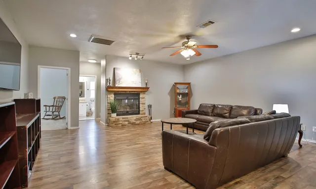 $2,200 | 1784 Greenbelt Drive, Cleveland, TX 77328