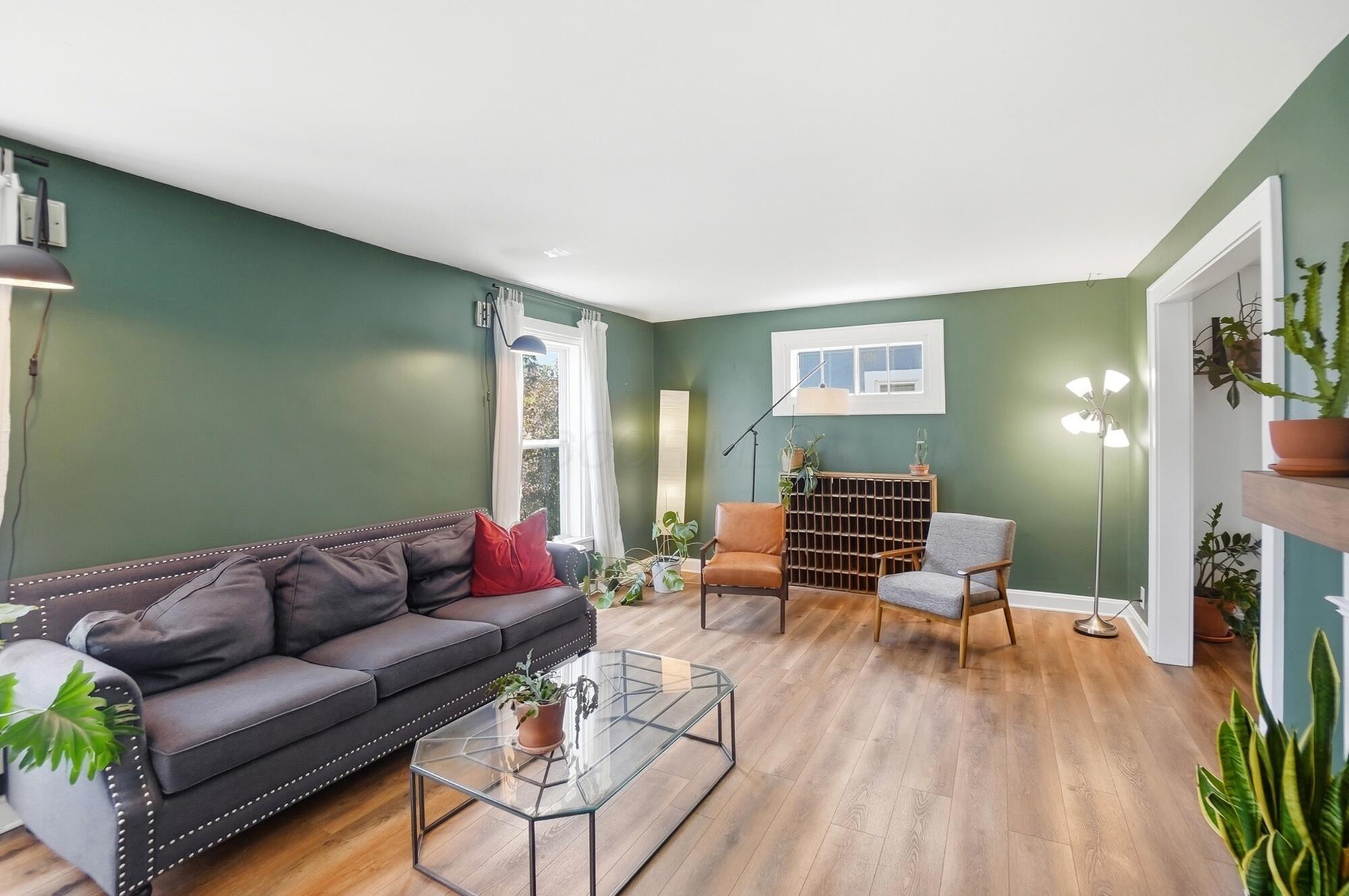 587 Wiltshire Road Columbus, OH 43204 - Photo 8 of 73