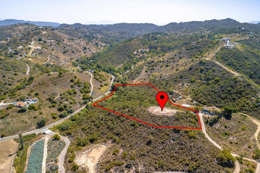 27 Daily Road Fallbrook, CA 92028 - Photo 2 of 34