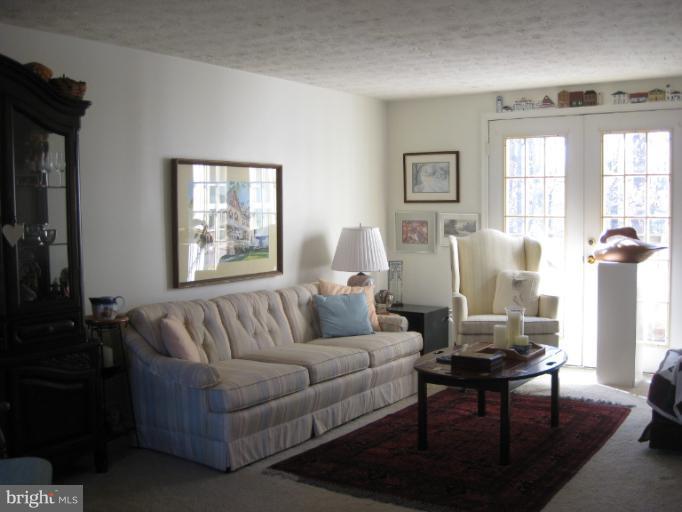 9400 Perglen Road Nottingham, MD 21236 - Photo 28 of 28 Living Room