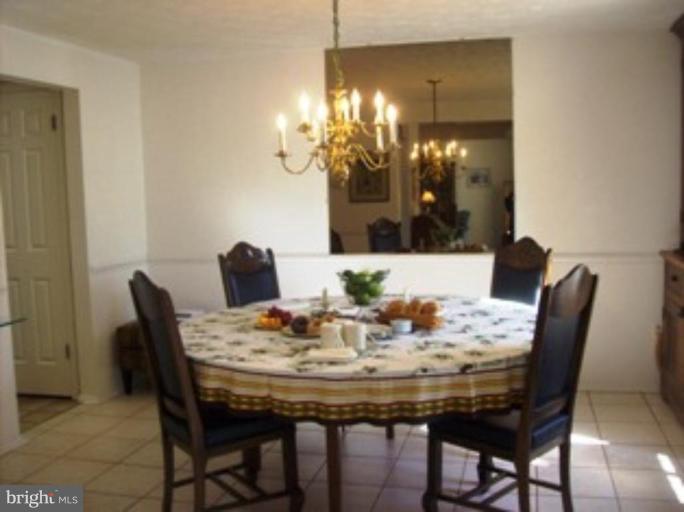 9400 Perglen Road Nottingham, MD 21236 - Photo 5 of 28 Dining Room