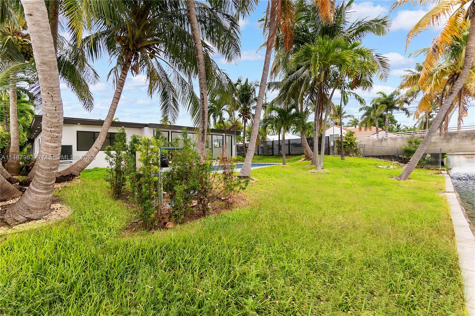 1200 Cleveland Road Miami Beach, FL 33141 - Photo 40 of 41 a view of a yard with palm trees
