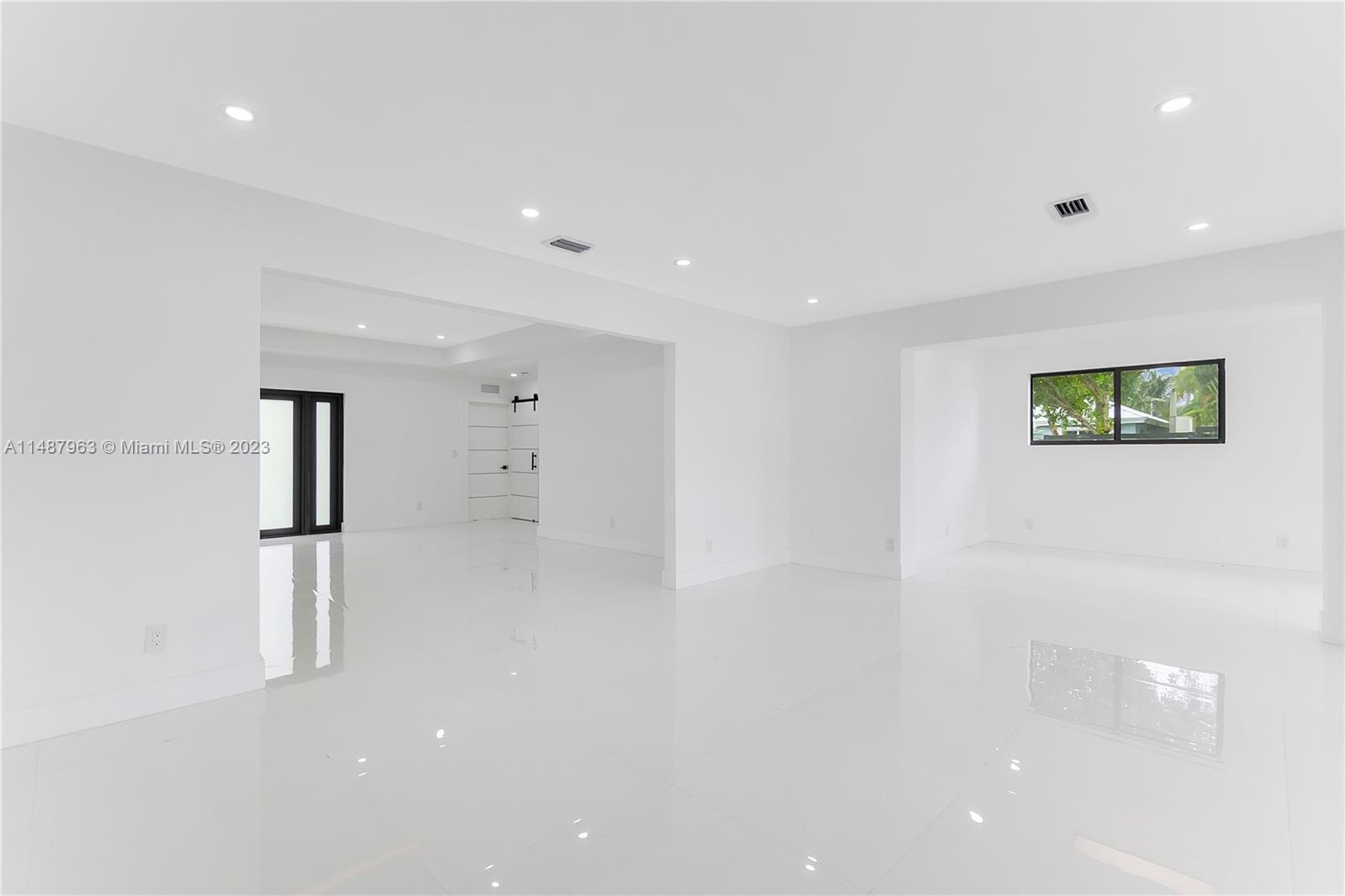 1200 Cleveland Road Miami Beach, FL 33141 - Photo 8 of 41 a view of an empty room