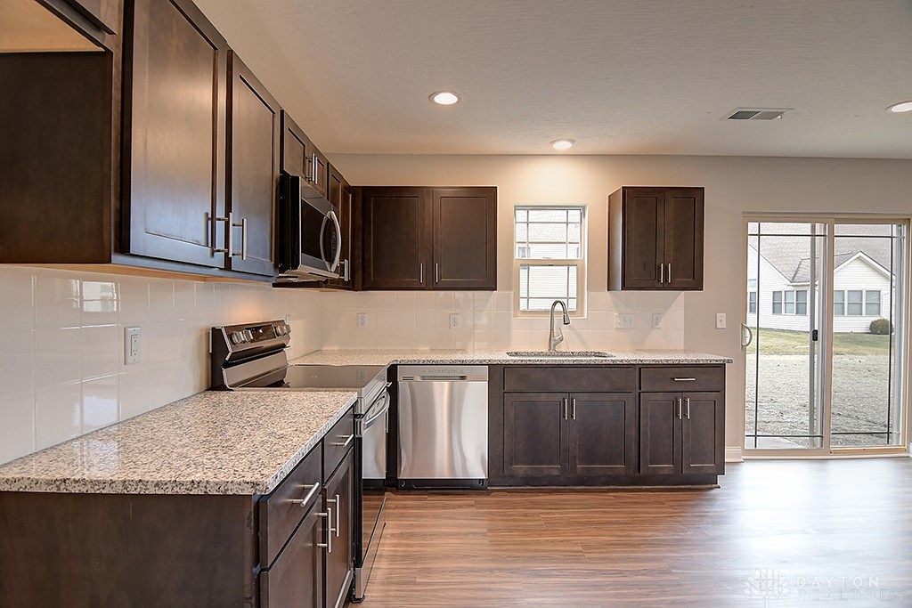 291 Hampton Trail Springfield, OH 45502 - Photo 8 of 33 Gallery Image 8