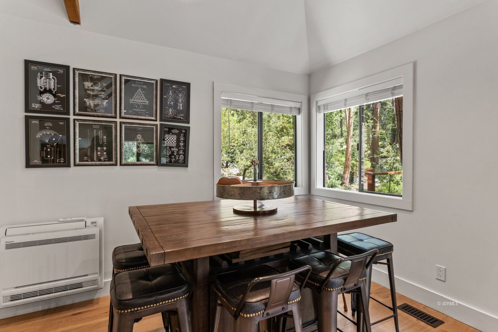 25010 Tahquitz Road Idyllwild, CA 92549 - Photo 19 of 93 a dining room with furniture and window