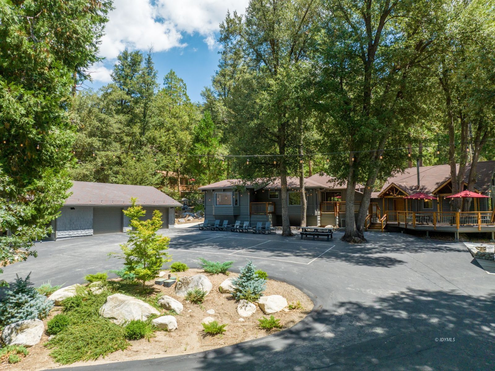 25010 Tahquitz Road Idyllwild, CA 92549 - Photo 87 of 93 Circular driveway