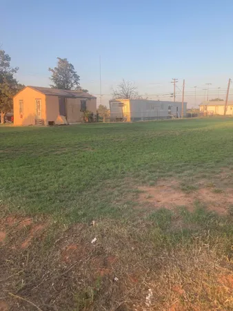 $34,500 | 1202 South 3rd Street, Brownfield, TX 79316