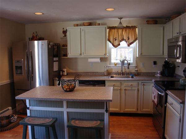 308 Marion Road Middleboro, MA 02346 - Photo 6 of 9