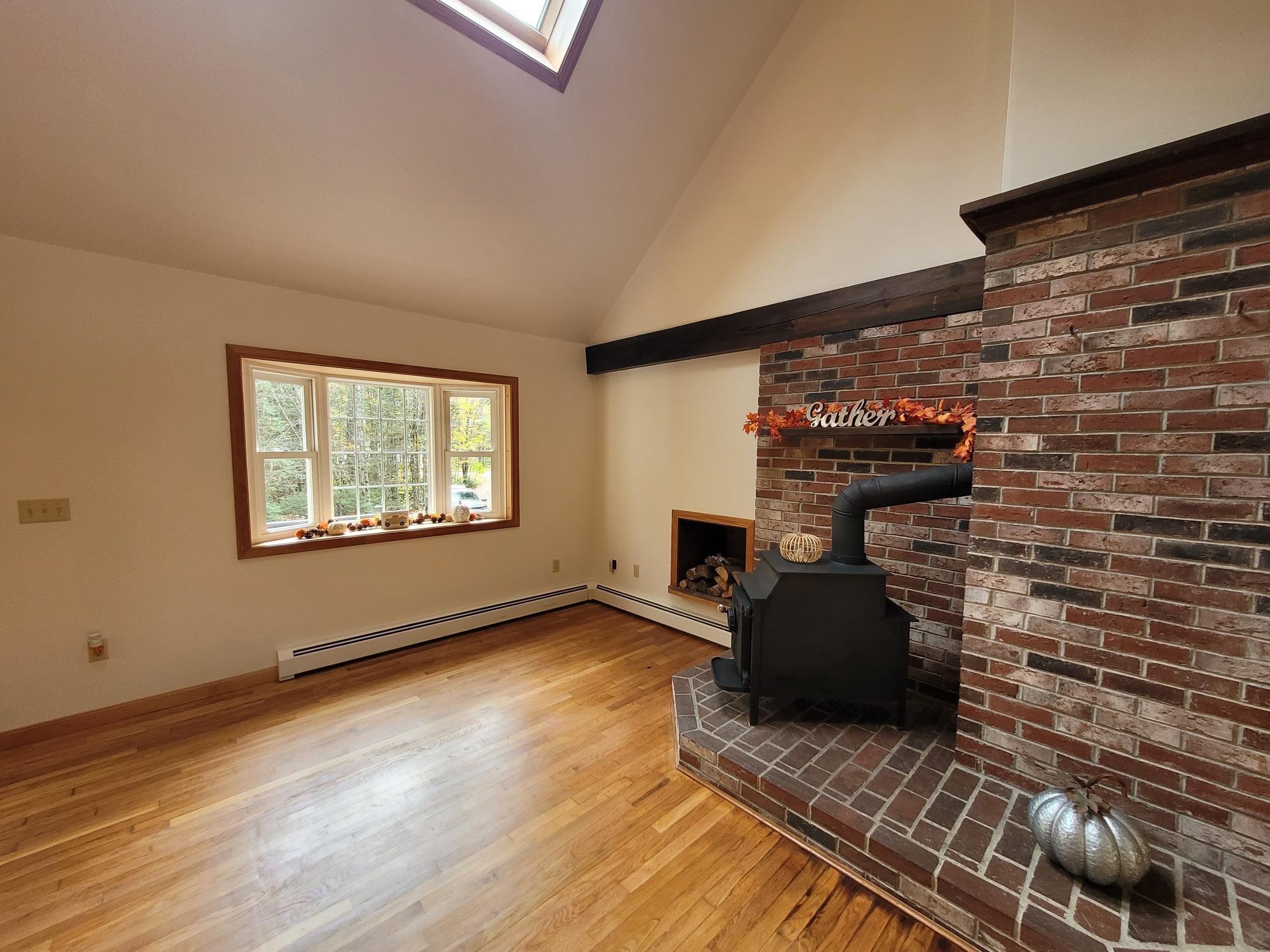 90 Old Norridgewock Road Fairfield, ME 04937 - Photo 9 of 45 Living Room