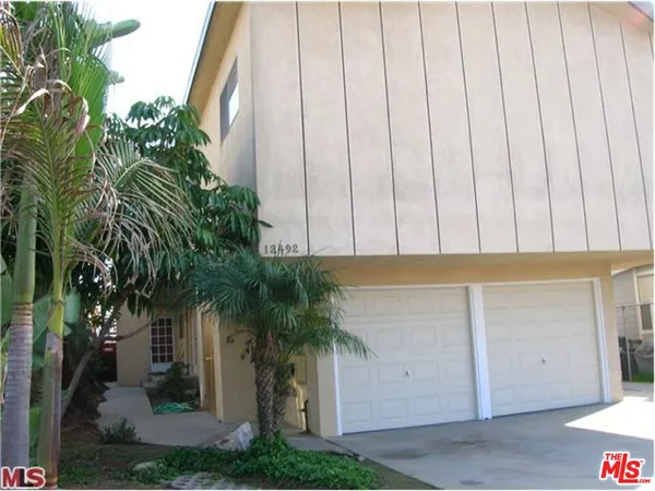 a view of a entryway