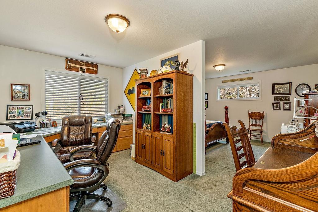 2555 Eastside Road Jacksonville, OR 97530 - Photo 15 of 35 Additional Photo