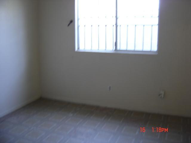274 West Elizabeth Avenue Reedley, CA 93654 - Photo 14 of 23