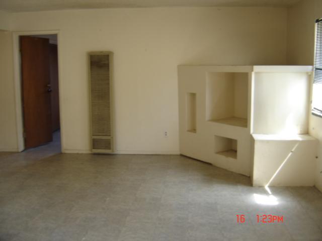 274 West Elizabeth Avenue Reedley, CA 93654 - Photo 20 of 23