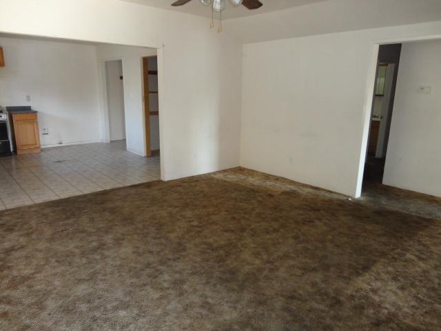 274 West Elizabeth Avenue Reedley, CA 93654 - Photo 3 of 23