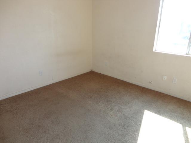 274 West Elizabeth Avenue Reedley, CA 93654 - Photo 6 of 23