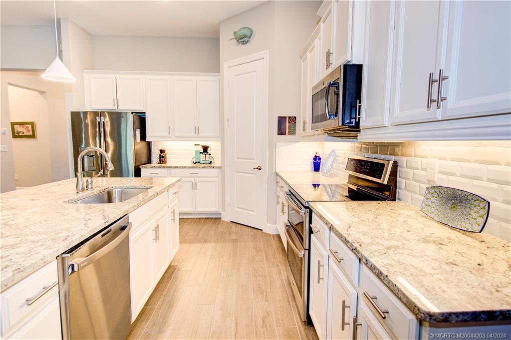 4672 Southwest Millbrook Lane Stuart, FL 34997 - Photo 11 of 68 Gallery Image 11