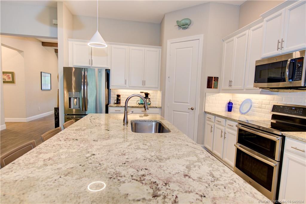 4672 Southwest Millbrook Lane Stuart, FL 34997 - Photo 10 of 68 Gallery Image 10