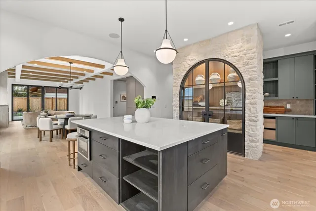 $4,199,000 | 10789 Southeast 10th Street, Bellevue, WA 98004