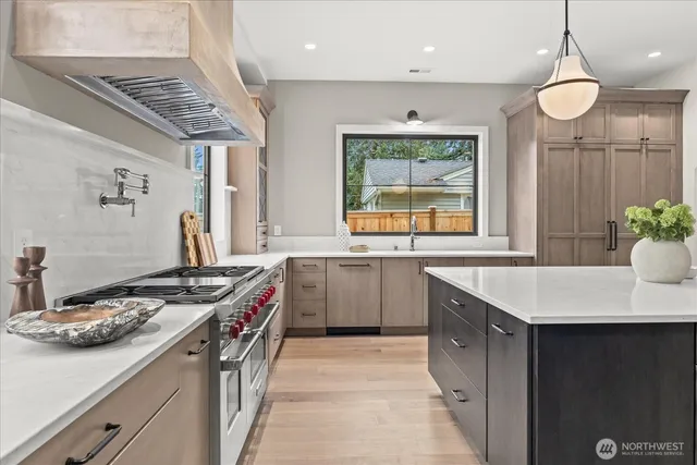 $4,199,000 | 10789 Southeast 10th Street, Bellevue, WA 98004