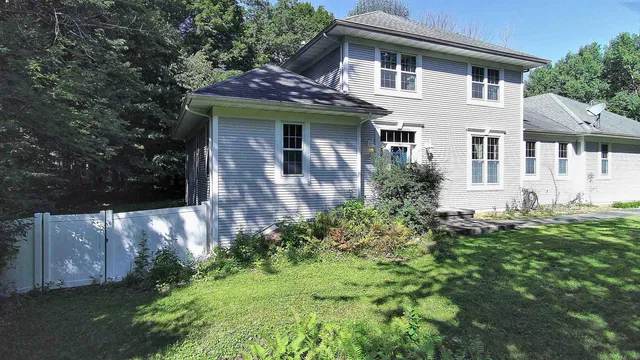 $519,900 | 2055 South Tanager Lane, Suamico, WI 54313