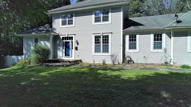 $519,900 | 2055 South Tanager Lane, Suamico, WI 54313