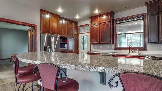 $519,900 | 2055 South Tanager Lane, Suamico, WI 54313