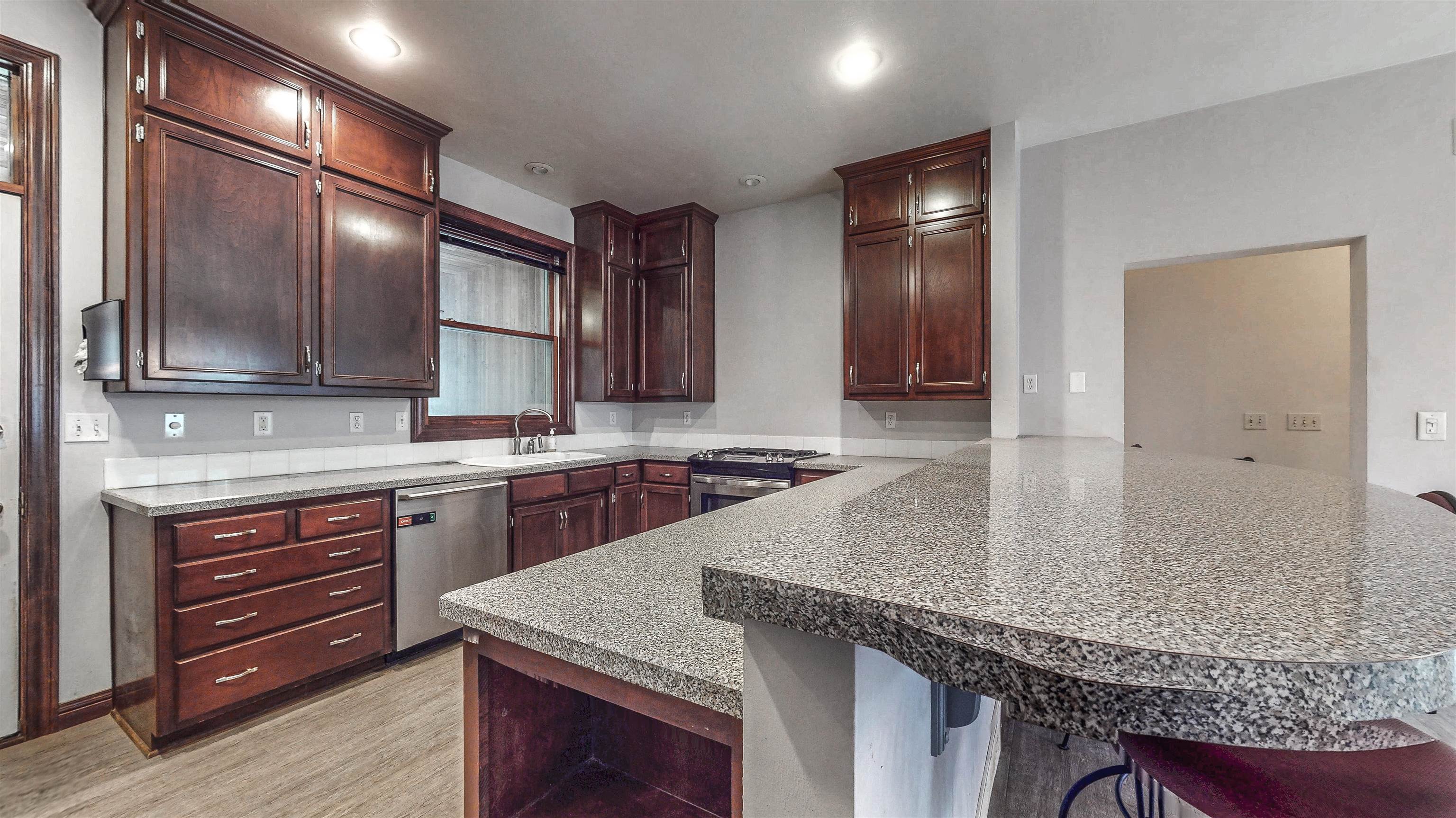 2055 South Tanager Lane Suamico, WI 54313 - Photo 18 of 70