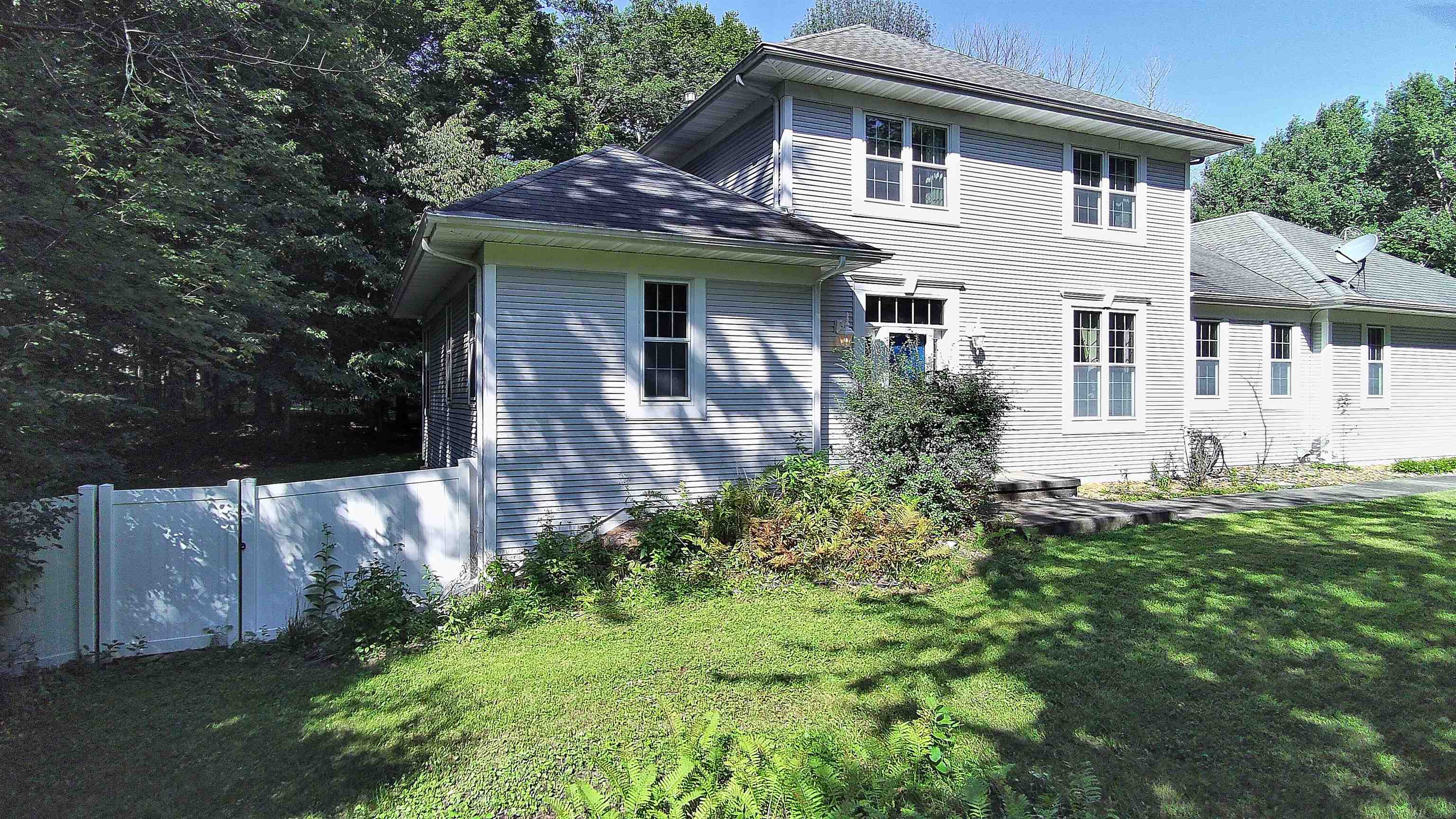 2055 South Tanager Lane Suamico, WI 54313 - Photo 2 of 70