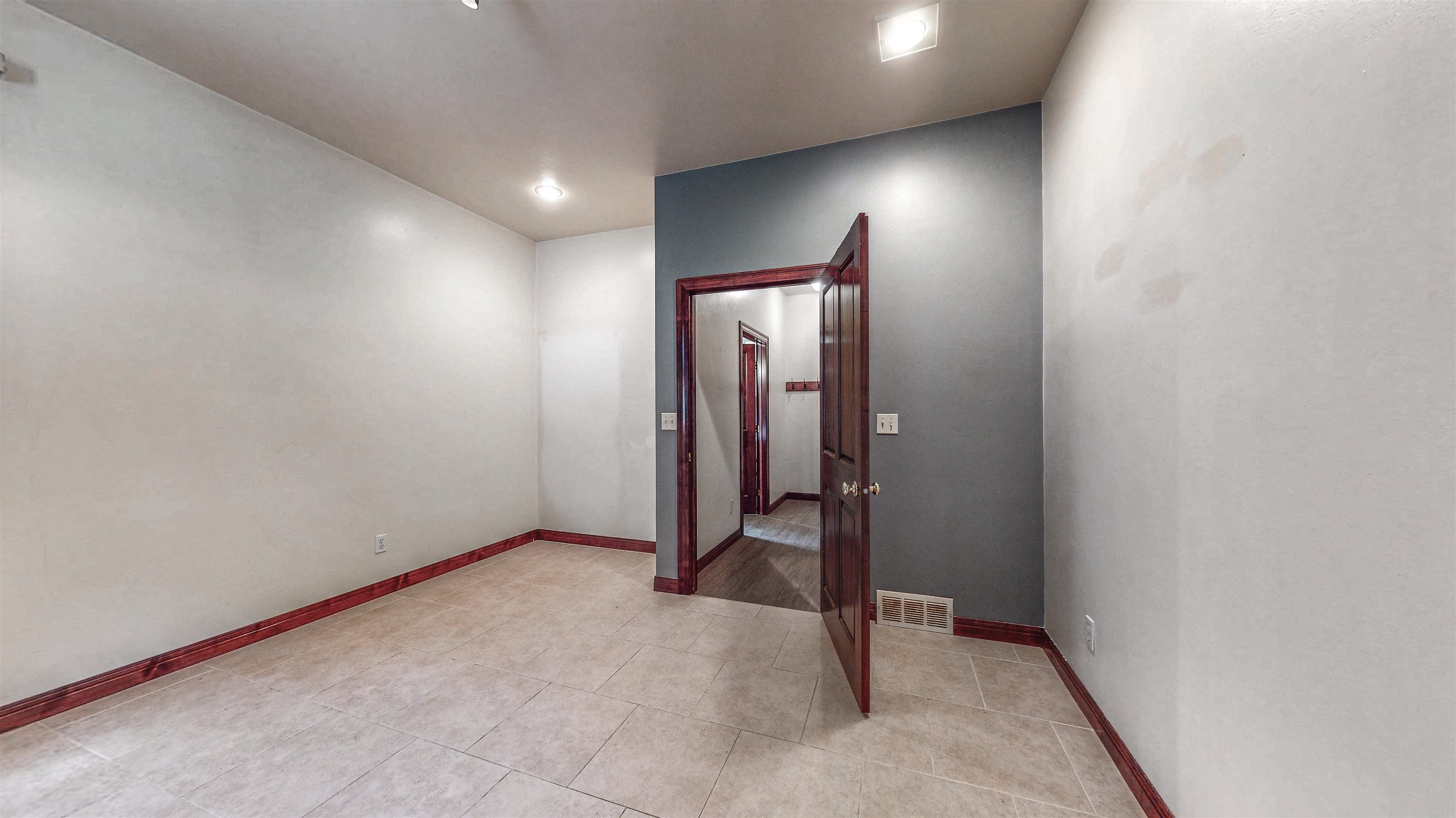 2055 South Tanager Lane Suamico, WI 54313 - Photo 25 of 70