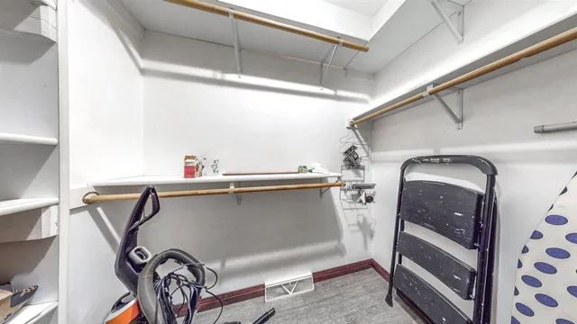 $519,900 | 2055 South Tanager Lane, Suamico, WI 54313