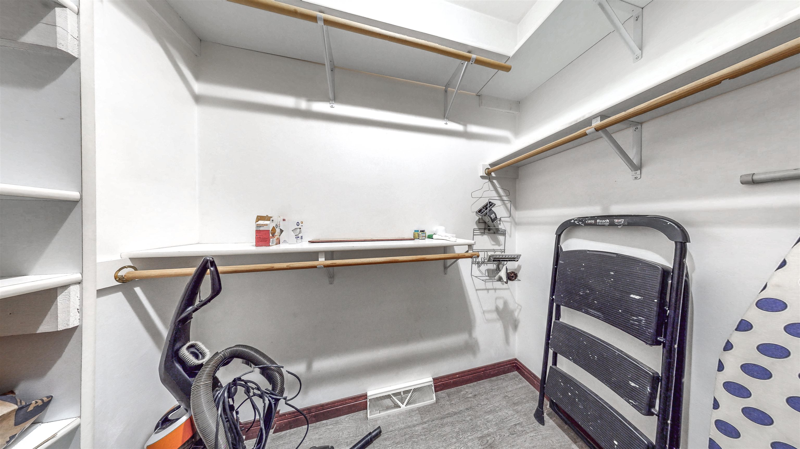 2055 South Tanager Lane Suamico, WI 54313 - Photo 26 of 70