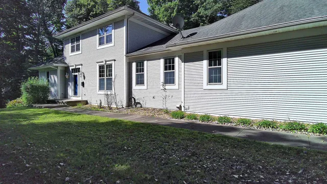 $519,900 | 2055 South Tanager Lane, Suamico, WI 54313